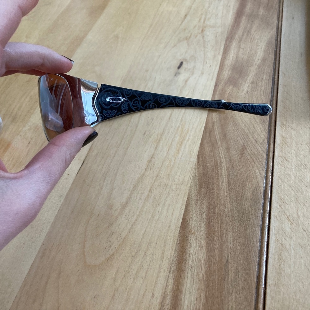 Oakley Breathless authentic